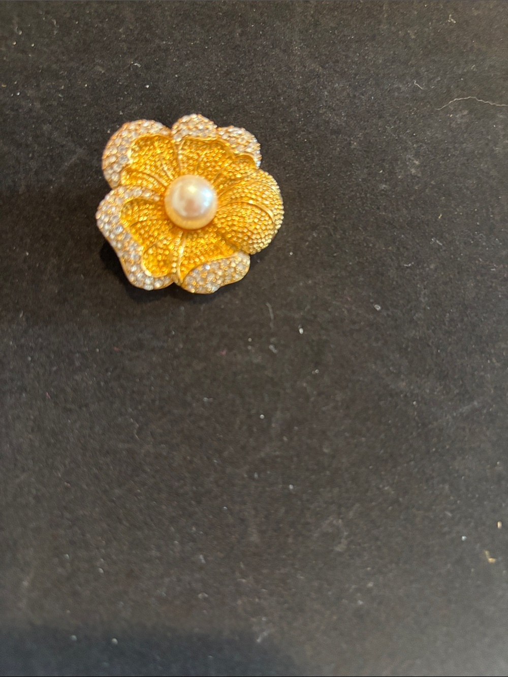 Money Vintage Gold Flower Pearl Center Brooch -